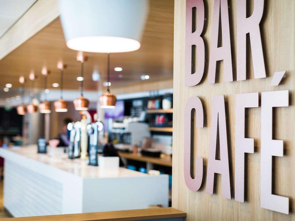 Travelodge Birmingham Central Bull Ring Restaurant photo