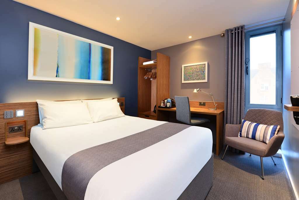Travelodge Birmingham Central Bull Ring Room photo