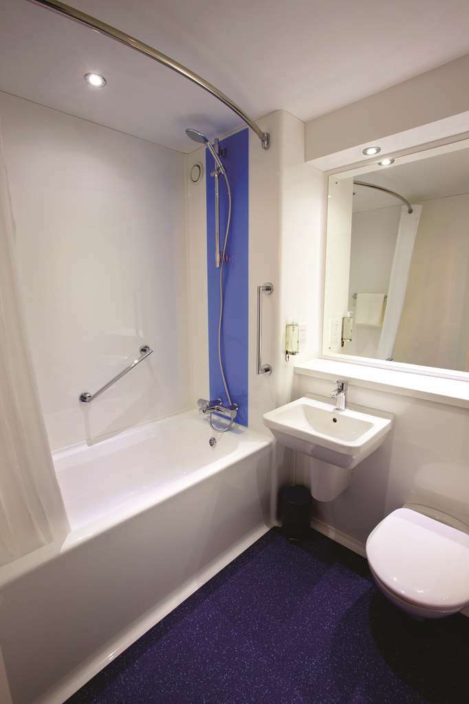 Travelodge Birmingham Central Bull Ring Room photo