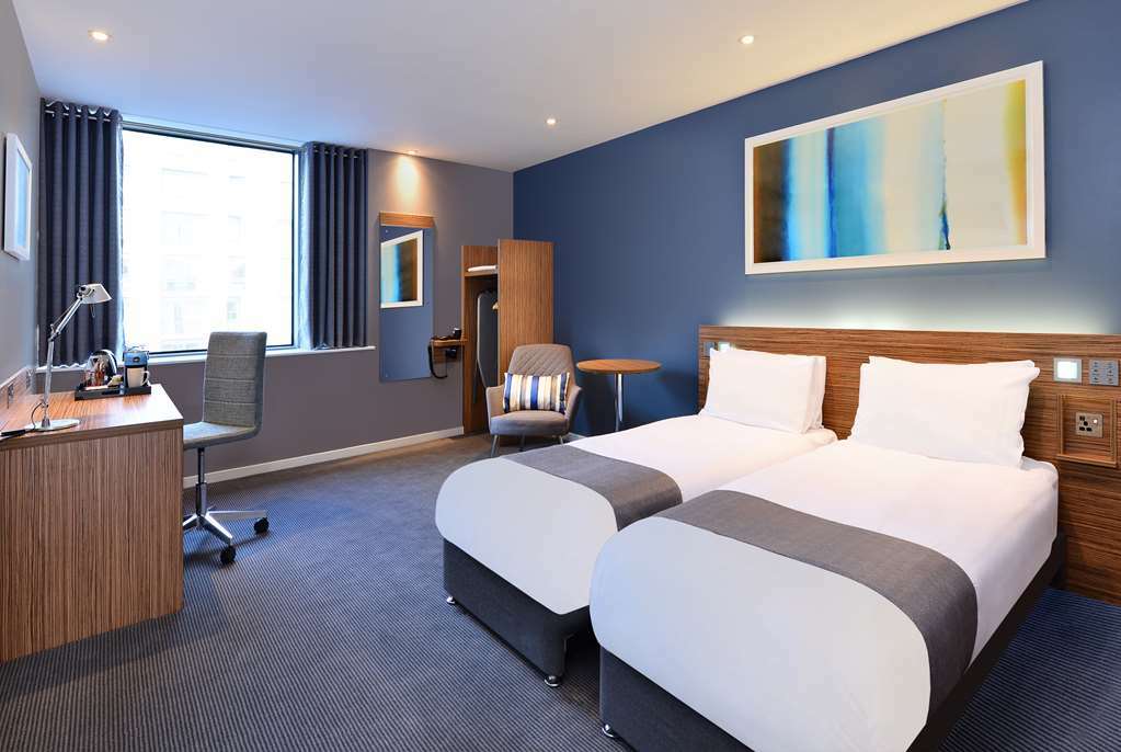 Travelodge Birmingham Central Bull Ring Room photo