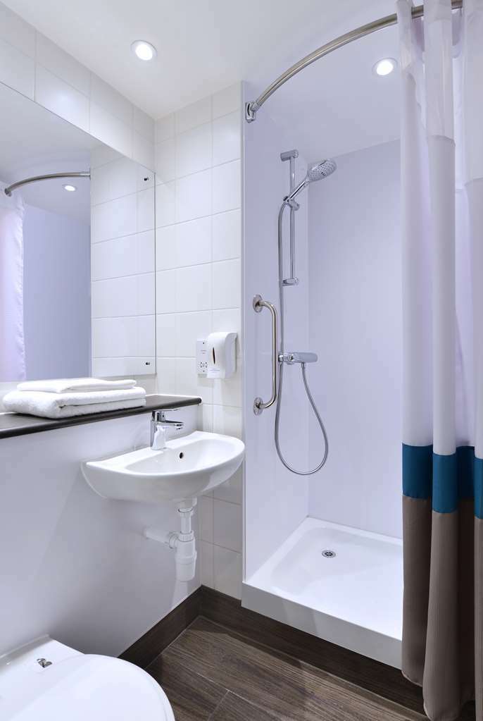 Travelodge Birmingham Central Bull Ring Room photo